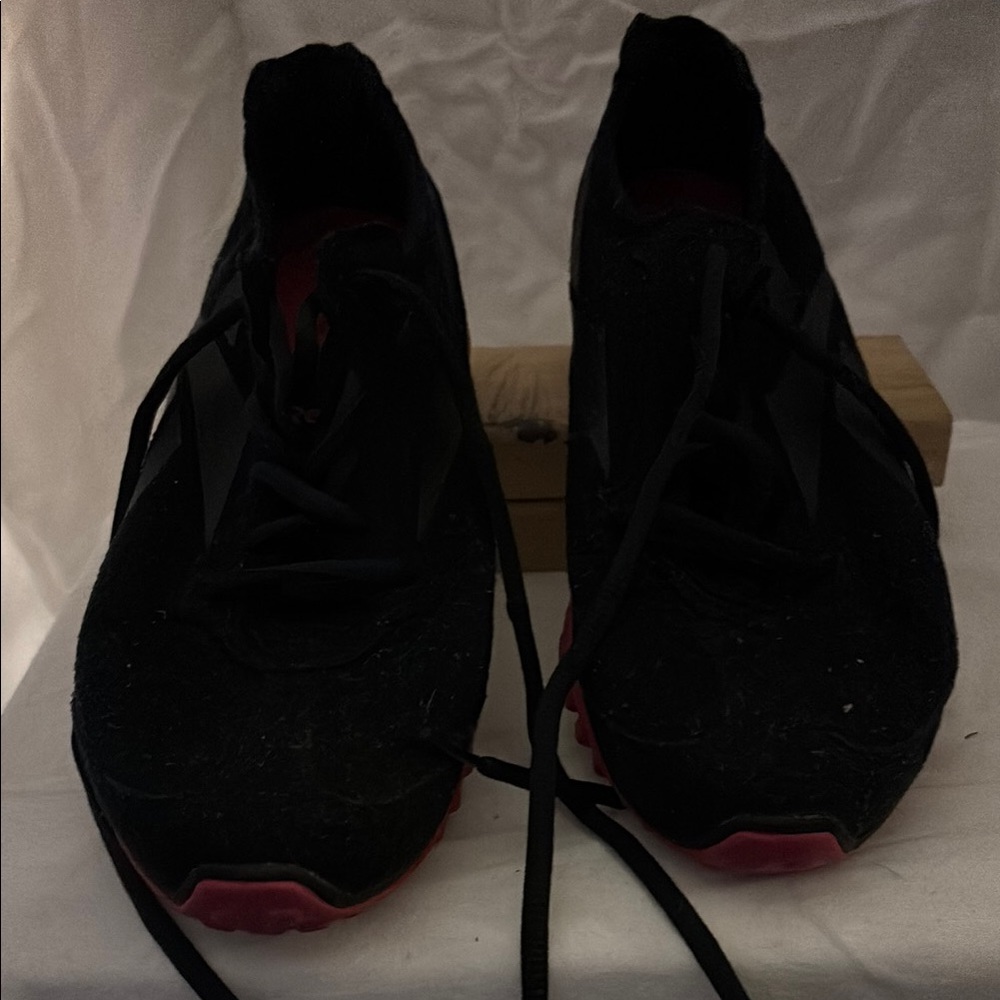 Sleek Black and Red Women's Athletic Shoes
